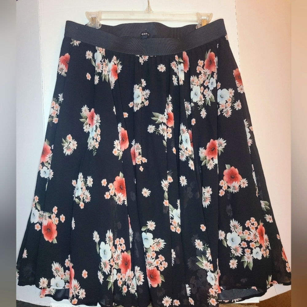 Torrid Black Floral Print Tulle Underlay Lined Midi Challis Skirt